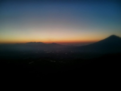 View Sunrise di Puncak Darajat
