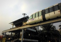 Stasiun monorail di depan Splendid China